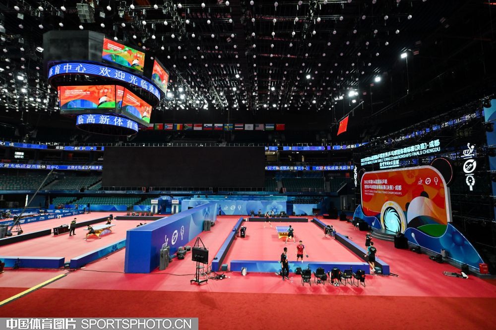 这脚任意球让门将都愣住了